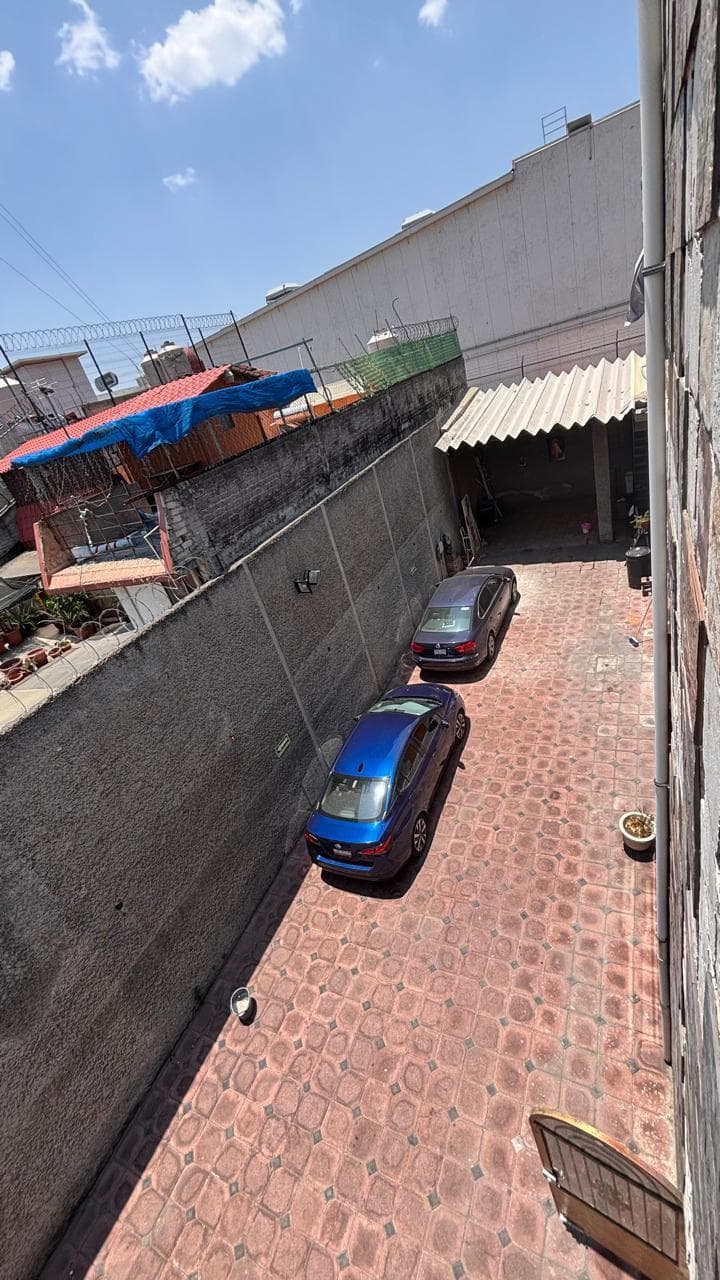 Edificio de uso mixto, 3 niveles