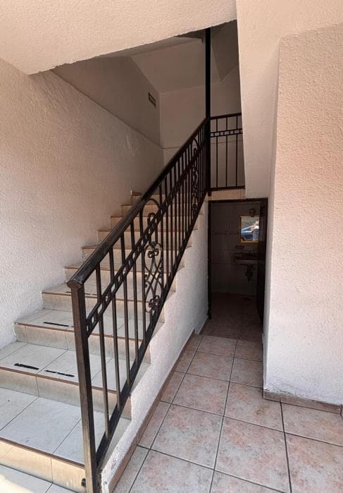 Edificio de uso mixto, 3 niveles